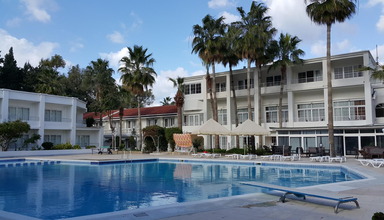 LA Hotel & Resort