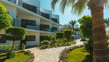 La Rosa Waves Resort