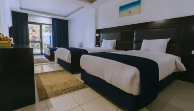 La Rosa Waves Resort