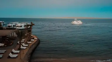 La Rosa Waves Resort