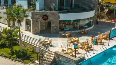 La Rosa Waves Resort