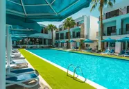 La Rosa Waves Resort