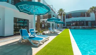 La Rosa Waves Resort