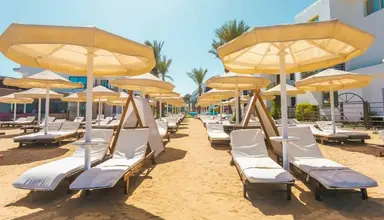 La Rosa Waves Resort