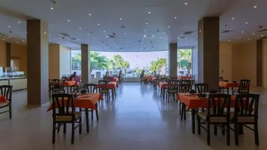 La Rosa Waves Resort