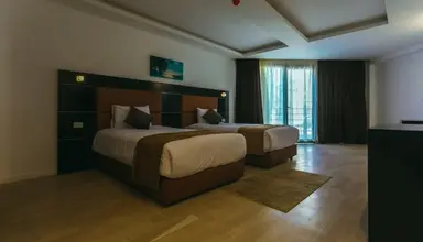 La Rosa Waves Resort