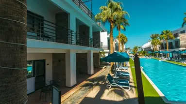 La Rosa Waves Resort
