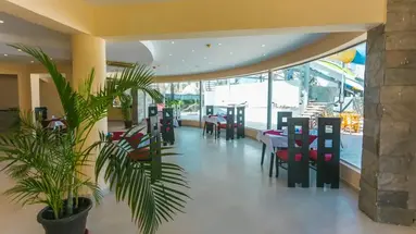 La Rosa Waves Resort