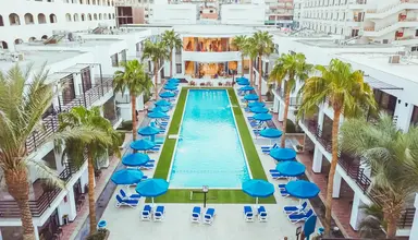 La Rosa Waves Resort