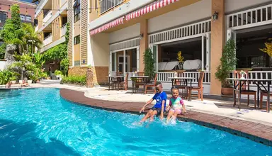 La Vintage Resort By Poppa Palace