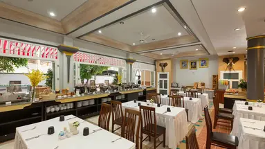 La Vintage Resort By Poppa Palace