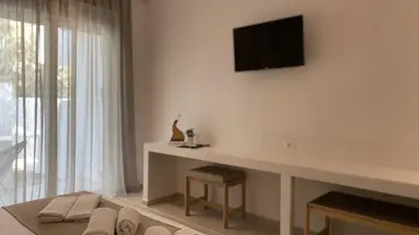 Ladiko Inn