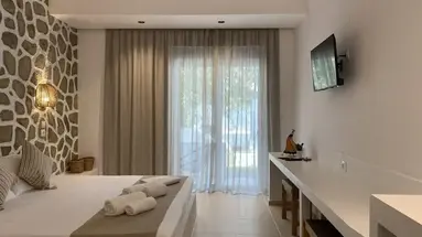 Ladiko Inn