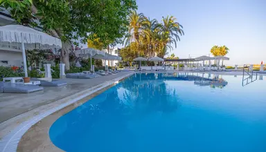 Ladonia Luna Beach Resort