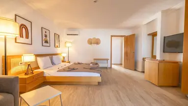 Ladonia Luna Beach Resort