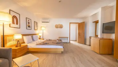 Ladonia Luna Beach Resort