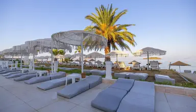Ladonia Luna Beach Resort
