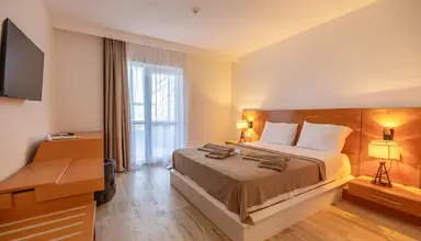 Ladonia Luna Beach Resort