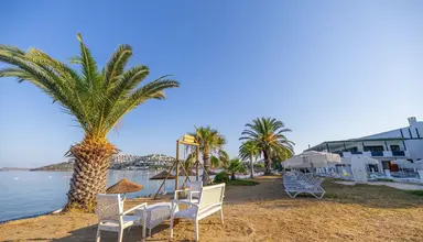 Ladonia Luna Beach Resort