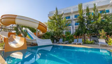 Ladonia Luna Beach Resort