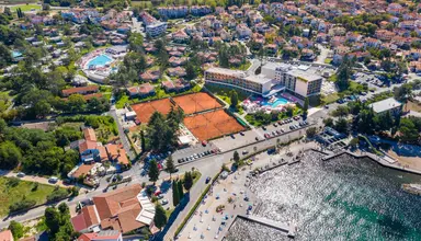 Laguna Park Village