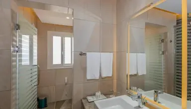 Lahami Bay Beach Resort & Gardens