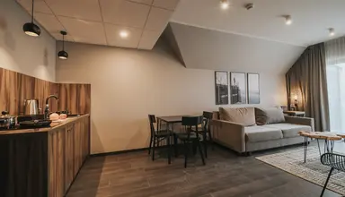 Lake Hill Apartments