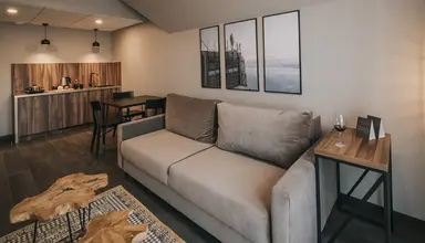 Lake Hill Apartments