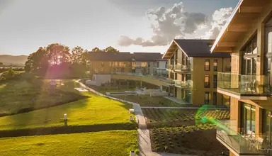Lake Hill Apartments