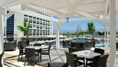 Lake River Side Spa