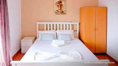 Lakis Studios