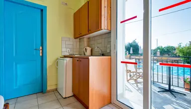Lakis Studios