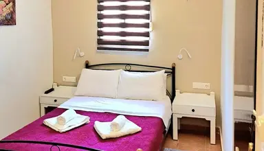 Lakis Studios