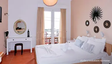 Lakis Studios