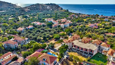 Lakis Studios