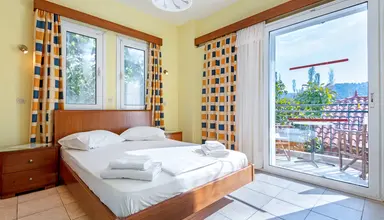 Lakis Studios