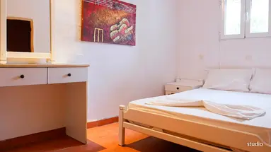 Lakis Studios