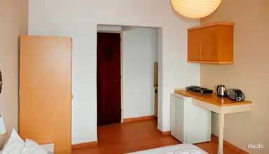 Lakis Studios
