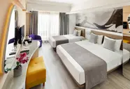 Lalila Blue Suites