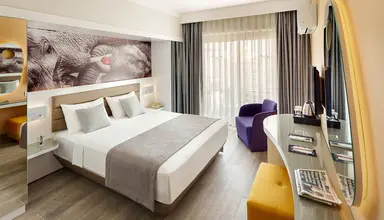 Lalila Blue Suites