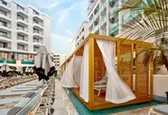 Lalila Blue Suites