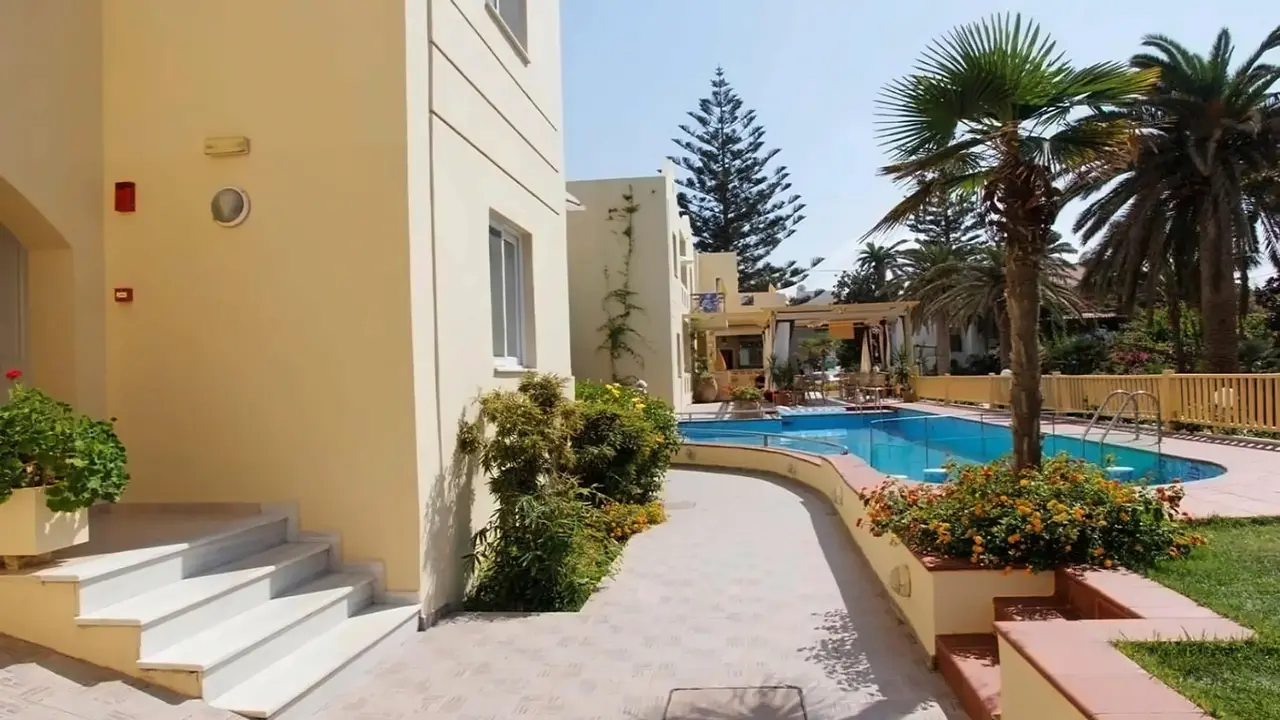 Lambrinos Suites Aparthotel