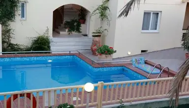 Lambrinos Suites Aparthotel
