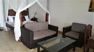 Langi Langi Beach Bungalows
