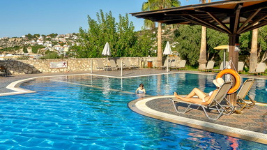 Langley Resort Almirida Bay