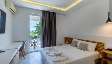 Lardos Bay