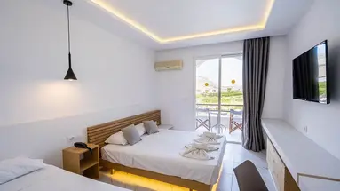 Lardos Bay