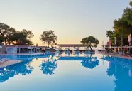Larissa Club Saphire
