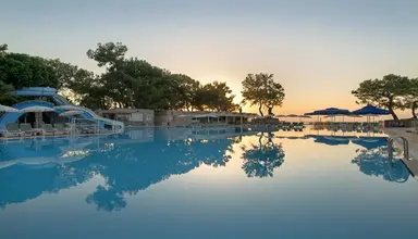 Larissa Club Saphire
