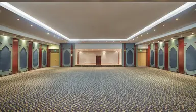 Larissa Club Saphire